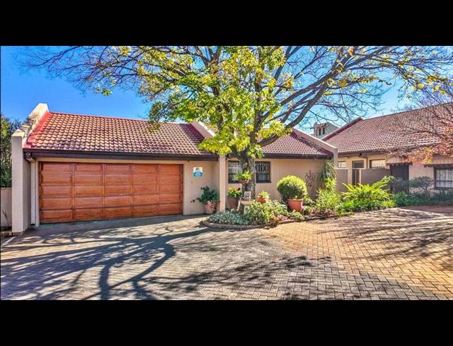 4 BEDROOM TOWNHOUSE FOR SALE IN HELICON HEIGHTS